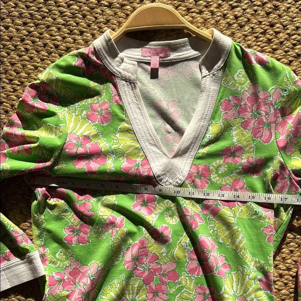 NWOT Lilly Pulitzer Green and Pink Floral Tunic - Picture 6 of 6